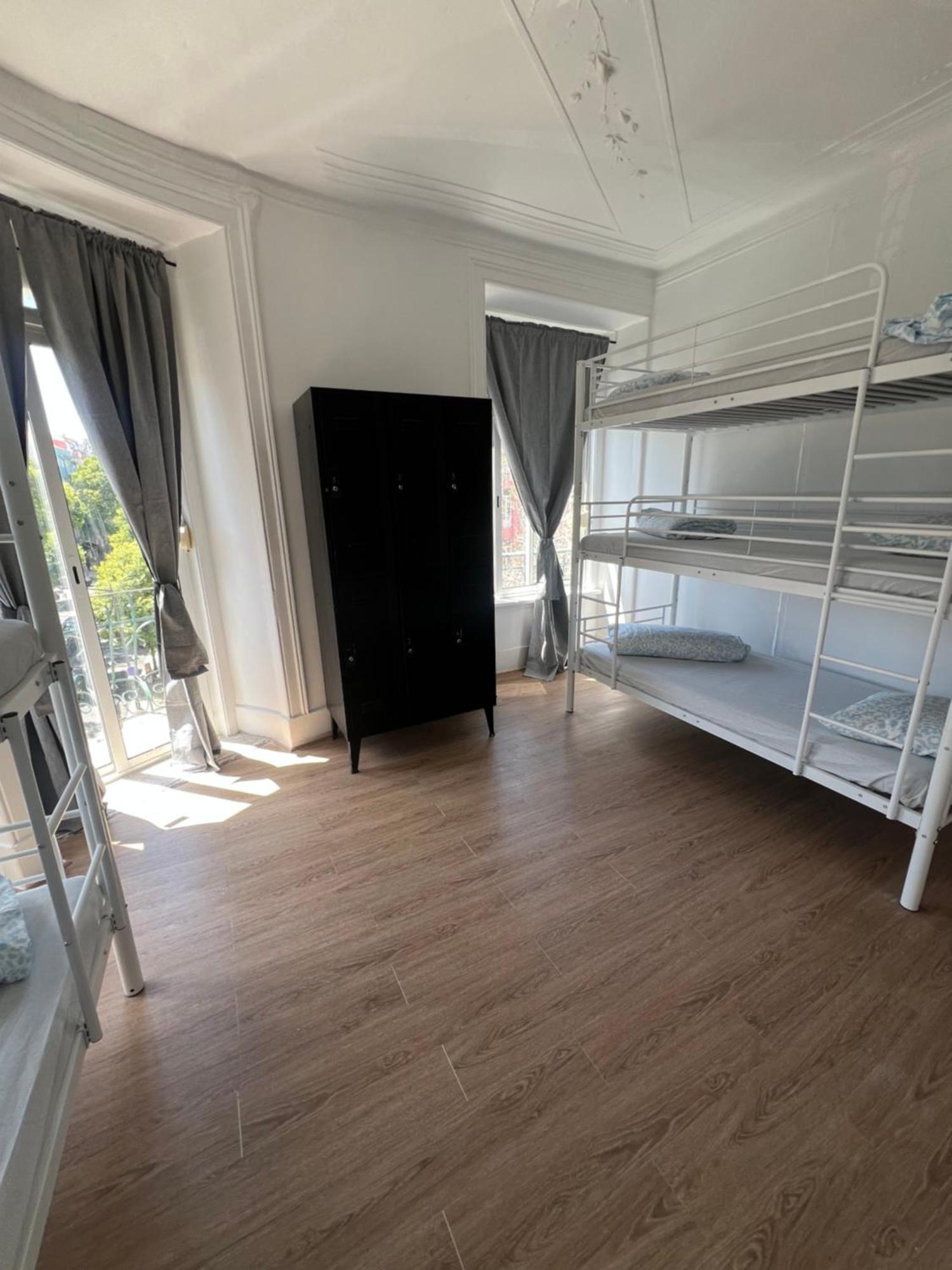 Bagetti Hostel Only For Girls Лиссабон Экстерьер фото